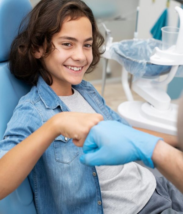 close-up-boy-dentist_23-2149206281 close-up-boy-dentist_23-2149206281